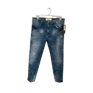 Jeanius Akademiks Straight leg size 36x32 #1119